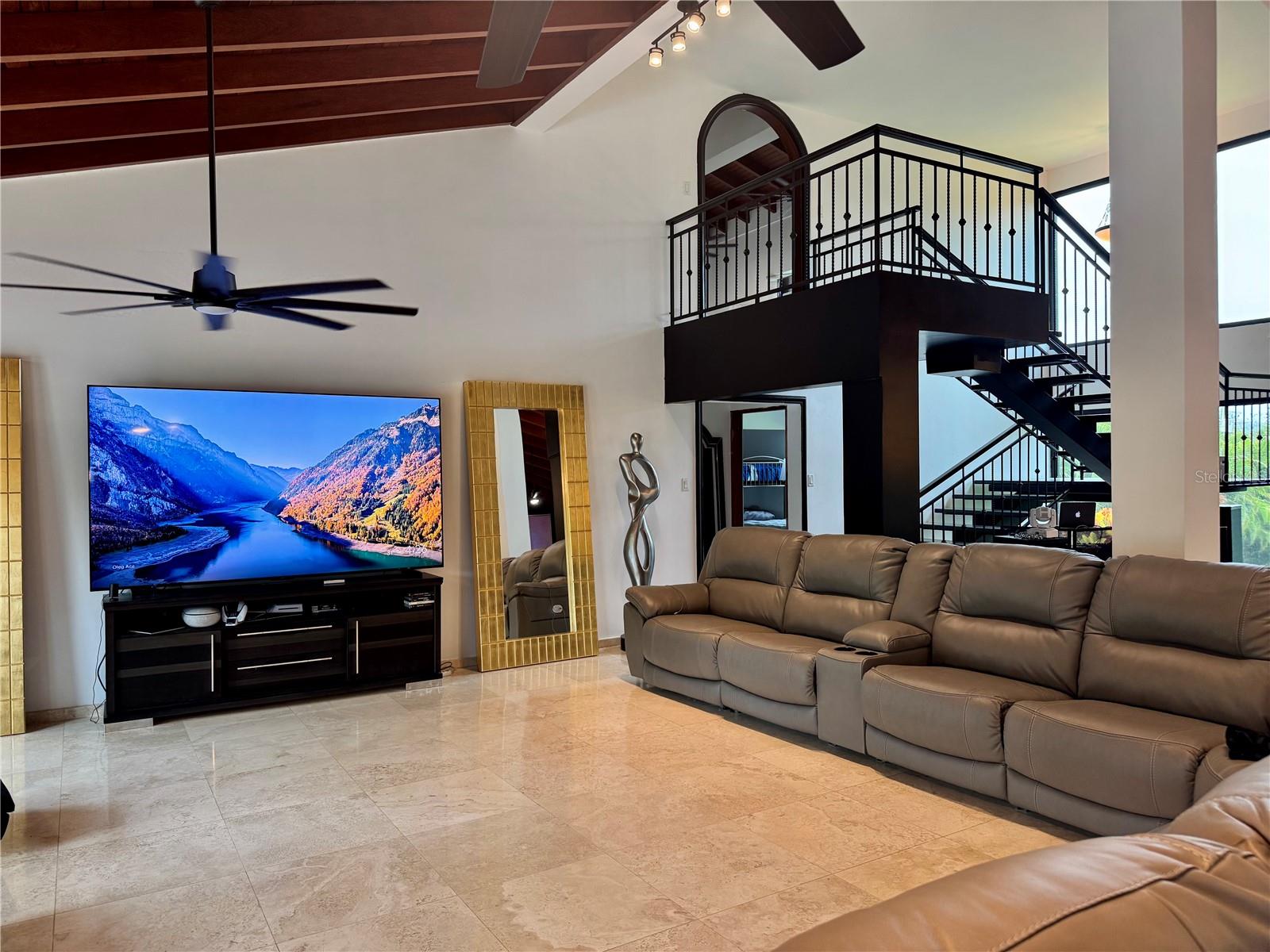 URB LOMAS DEL SOL GUAYNABO - Residential