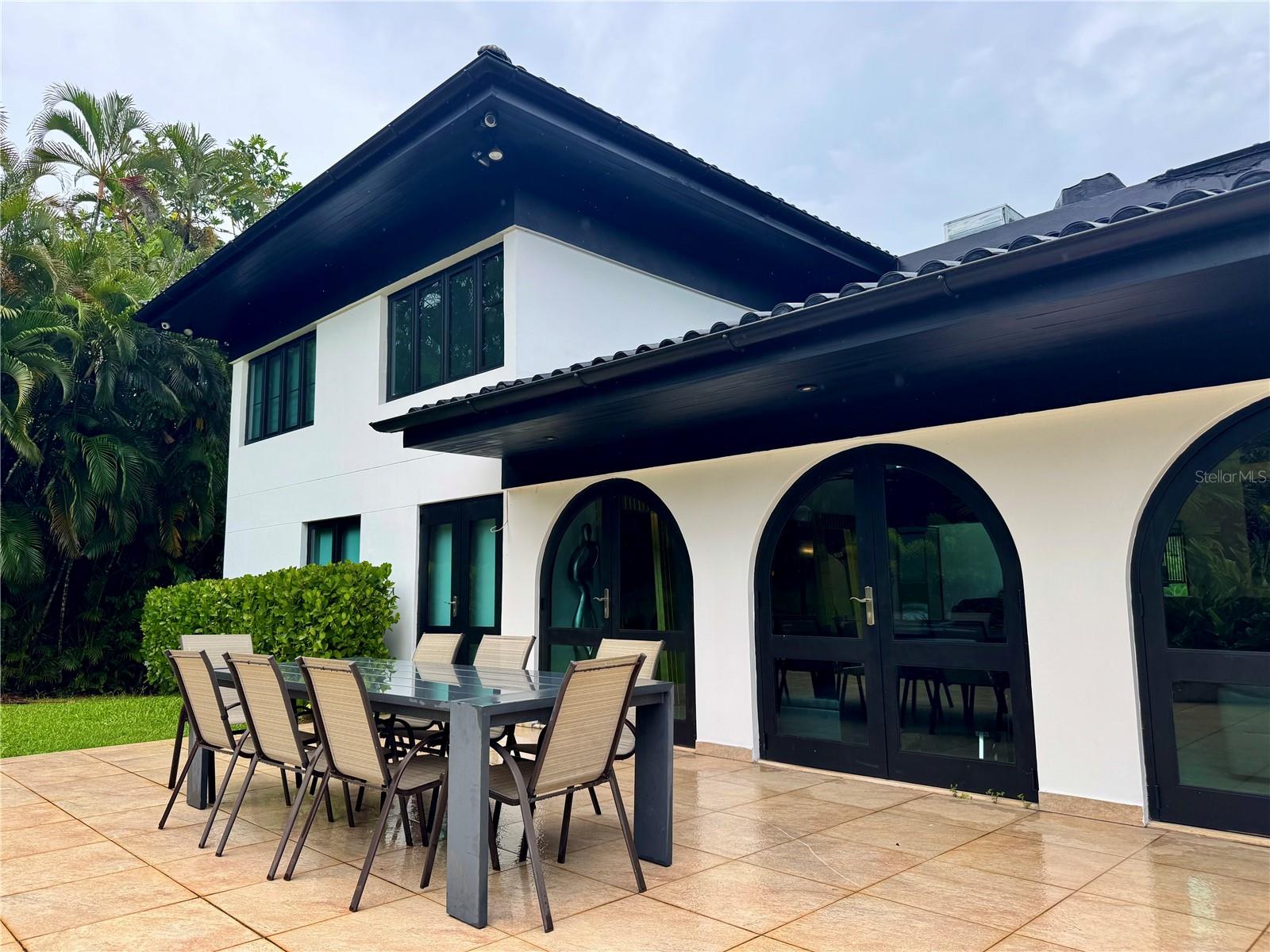 URB LOMAS DEL SOL GUAYNABO - Residential