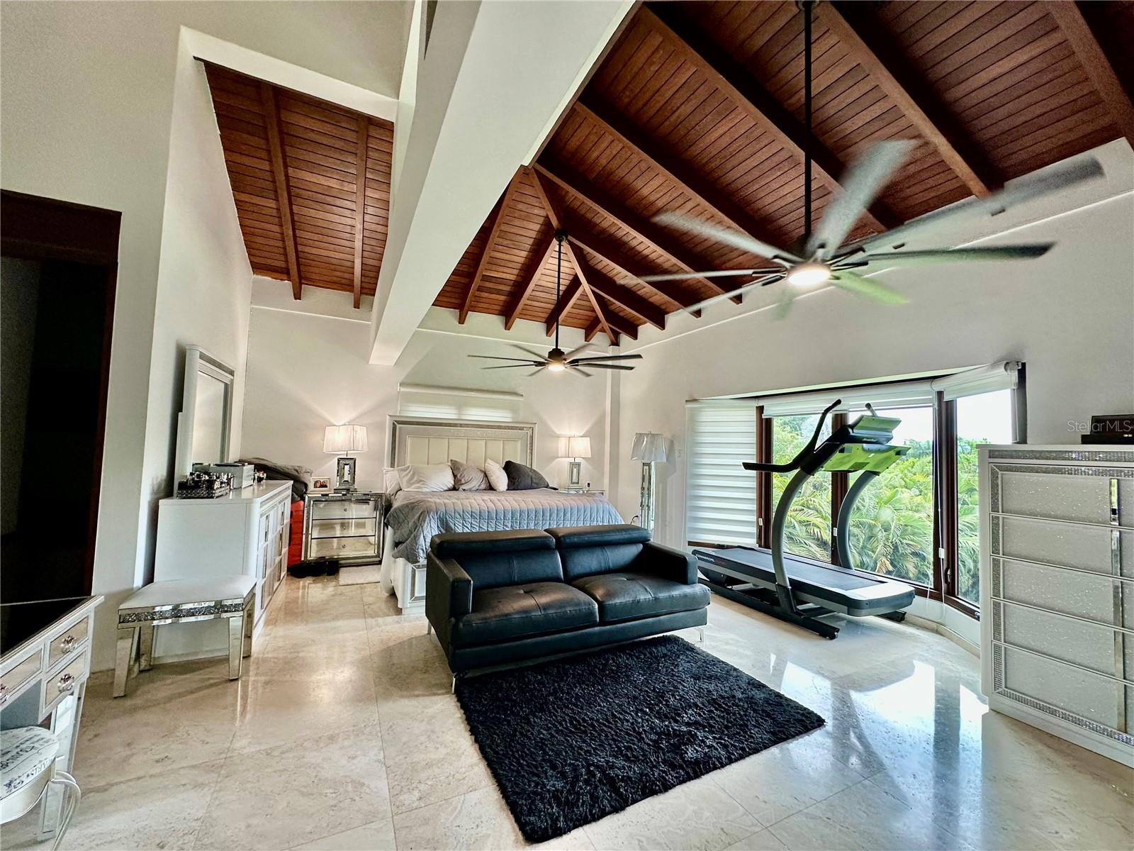 URB LOMAS DEL SOL GUAYNABO - Residential