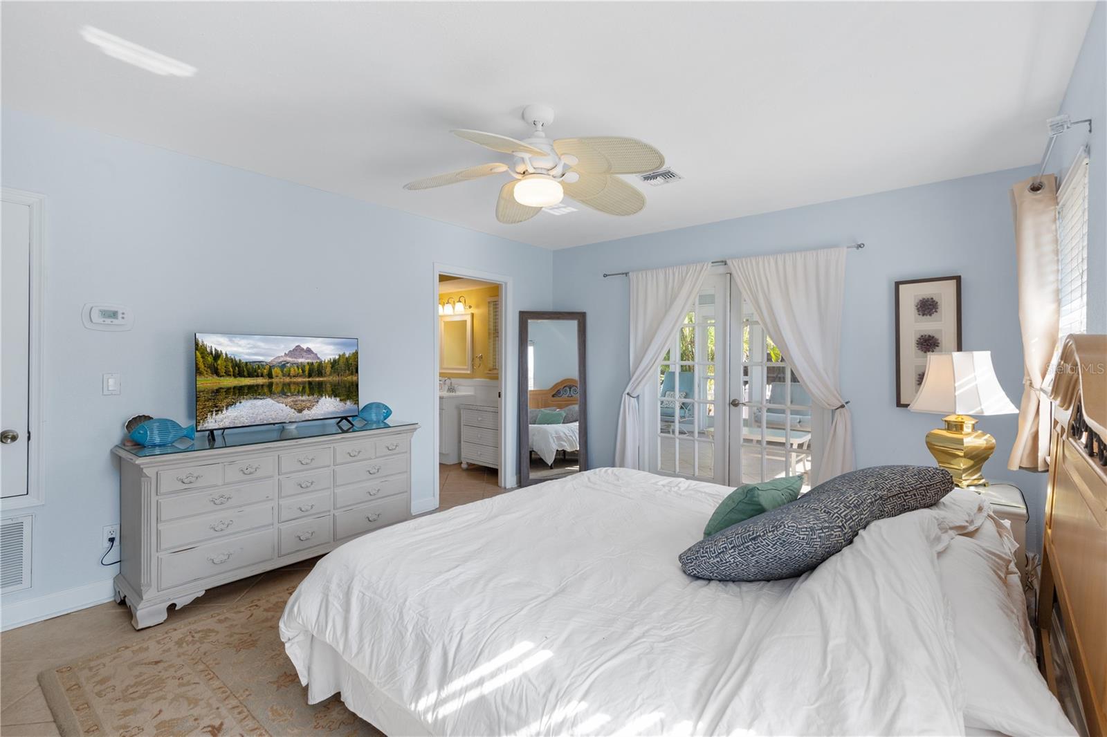 HOLIDAY HARBOR - Residential