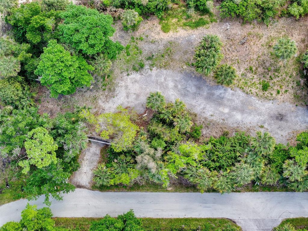 Photo of 602 Drury Lane, Punta Gorda, FL 33950 (MLS # N6143775)