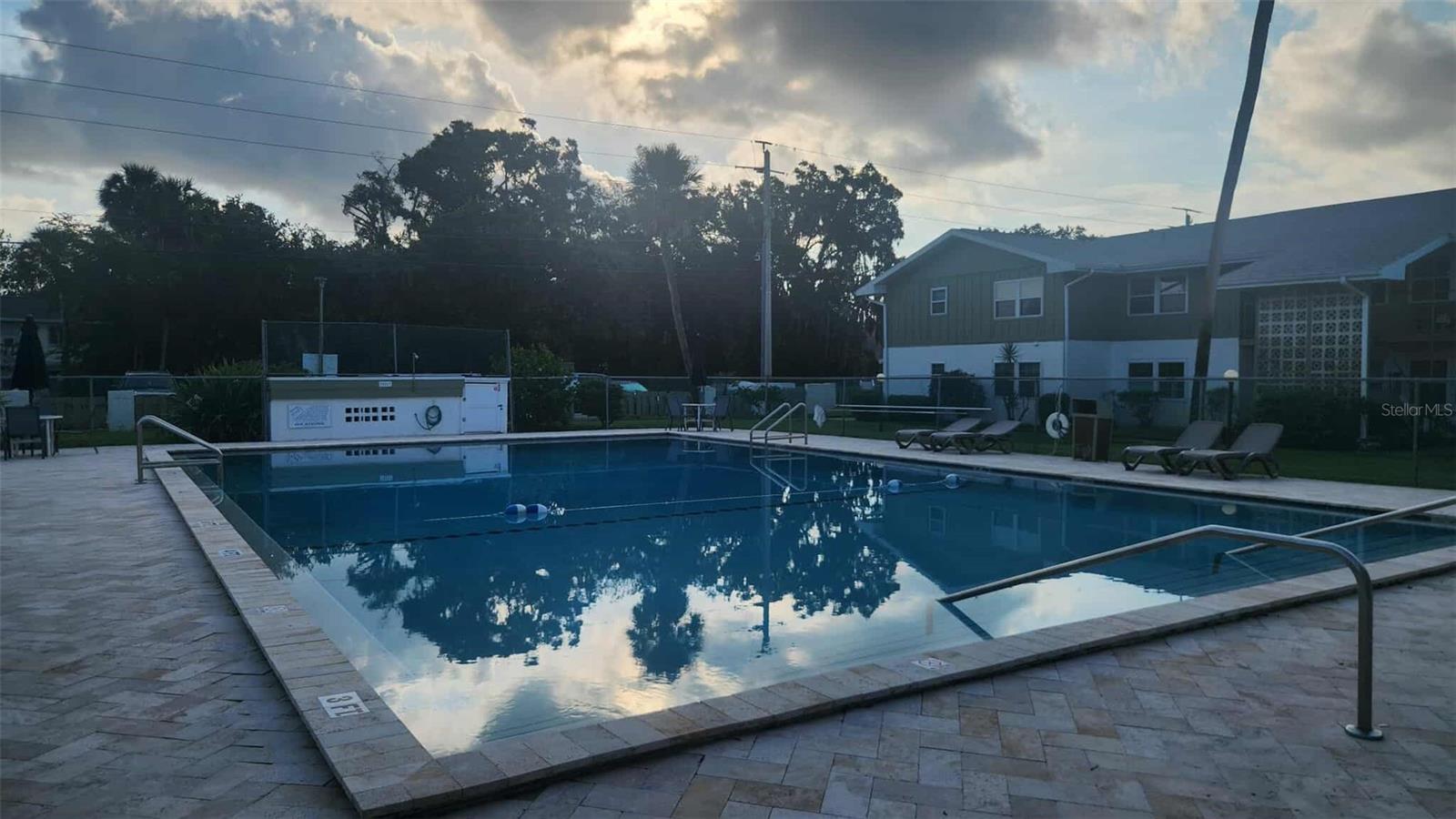 HOLLY SQUARE CONDO - Residential