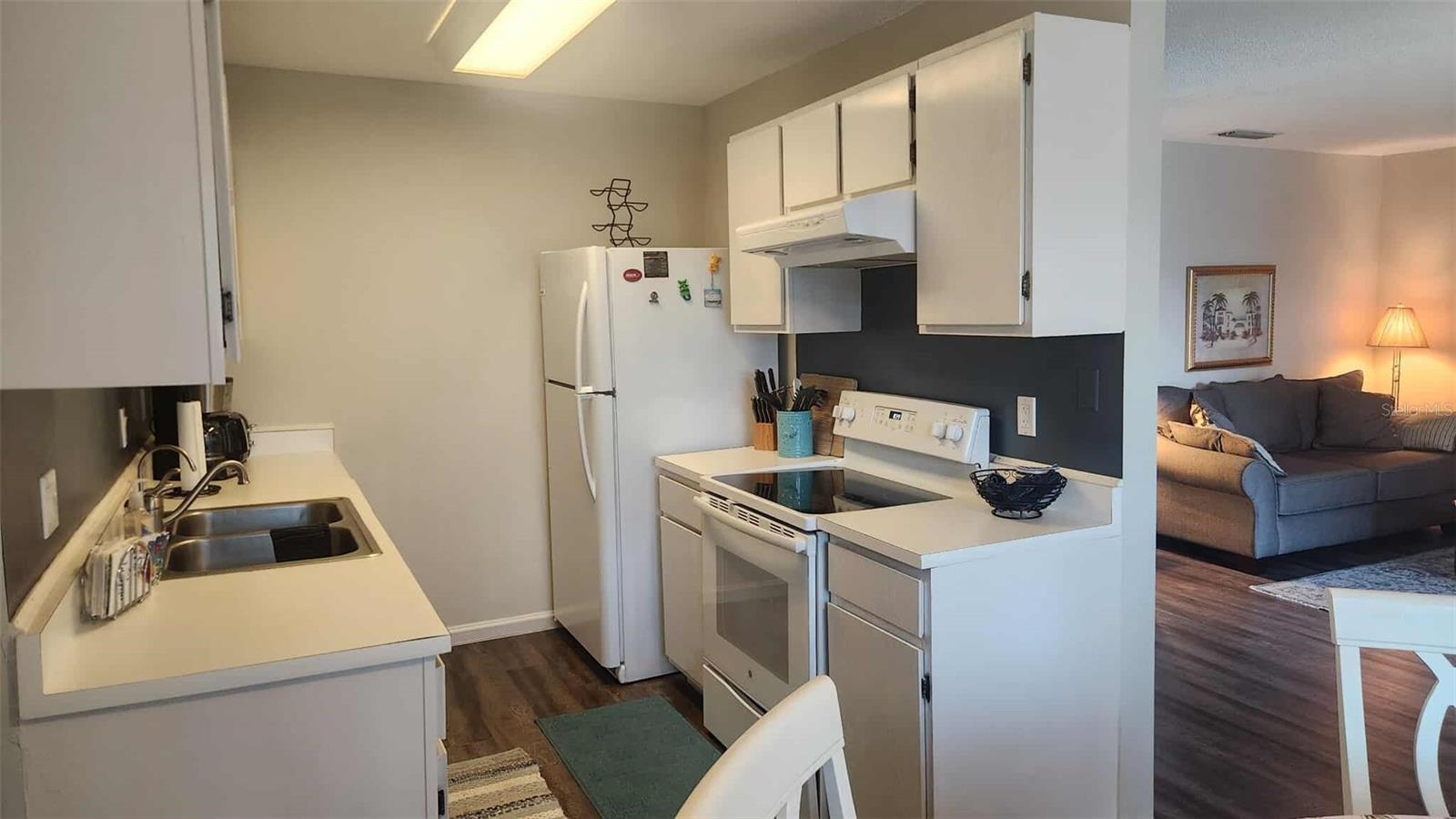 HOLLY SQUARE CONDO - Residential