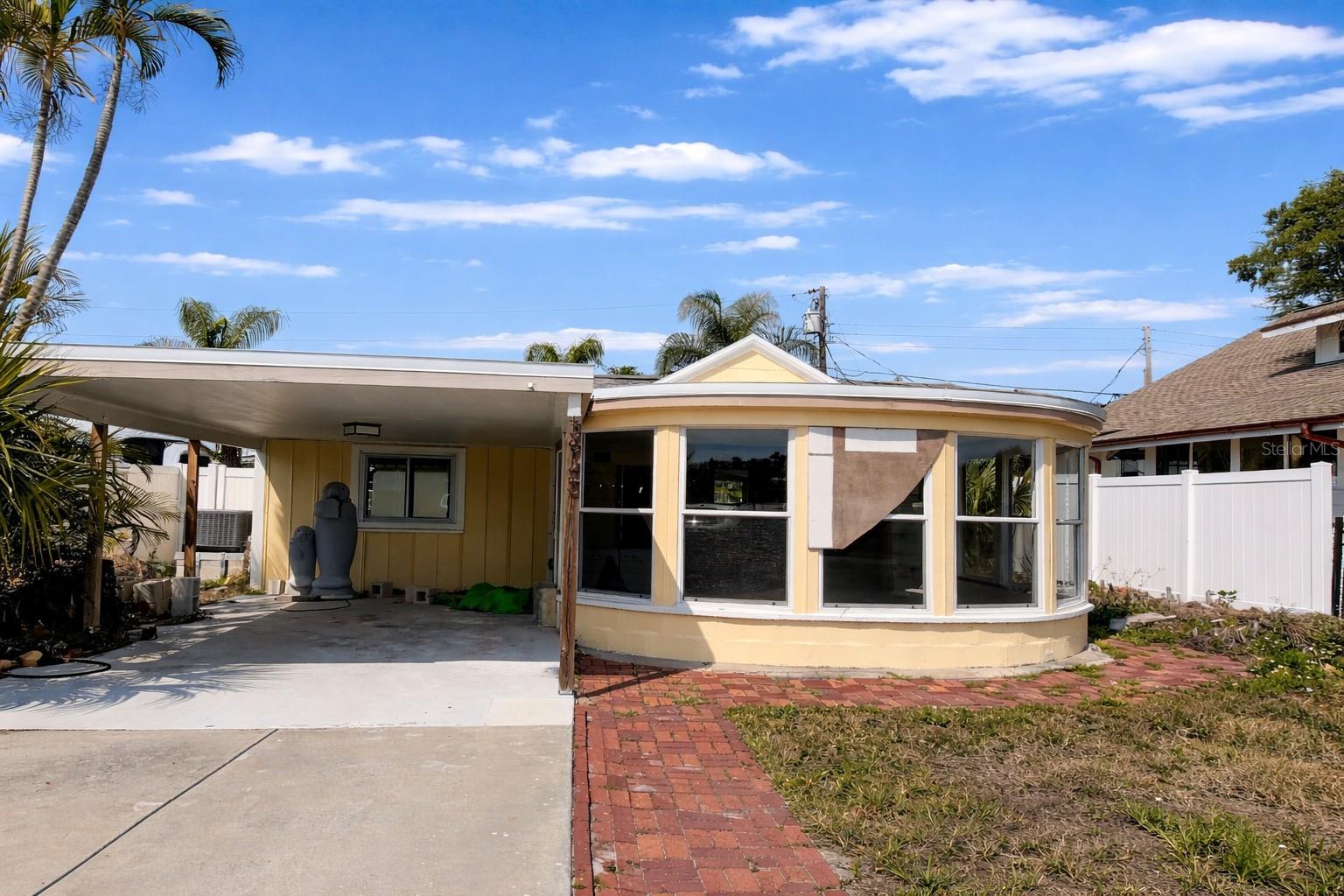 3945 SUNRISE DRIVE S