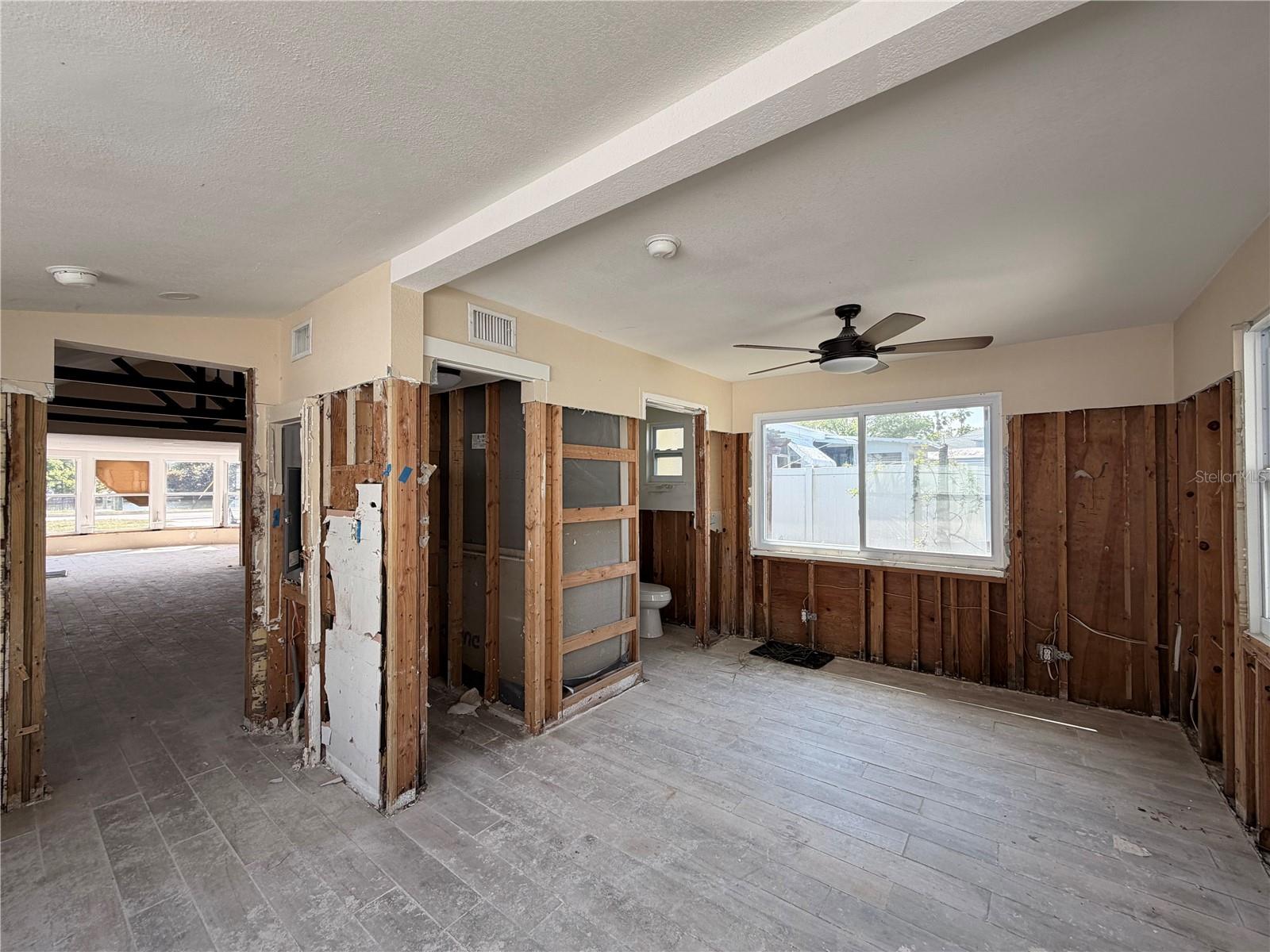 3945 SUNRISE DRIVE S