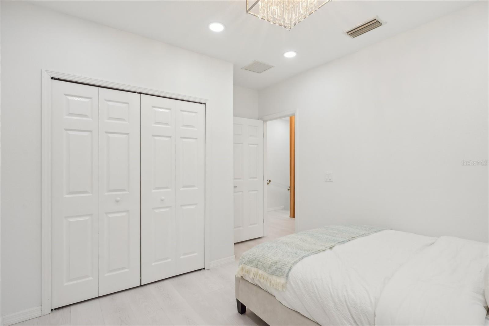 SIGNATURE LKS-PCL 01A - Residential Lease