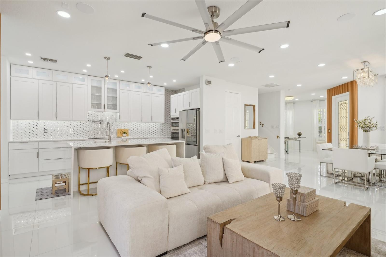 SIGNATURE LKS-PCL 01A - Residential Lease