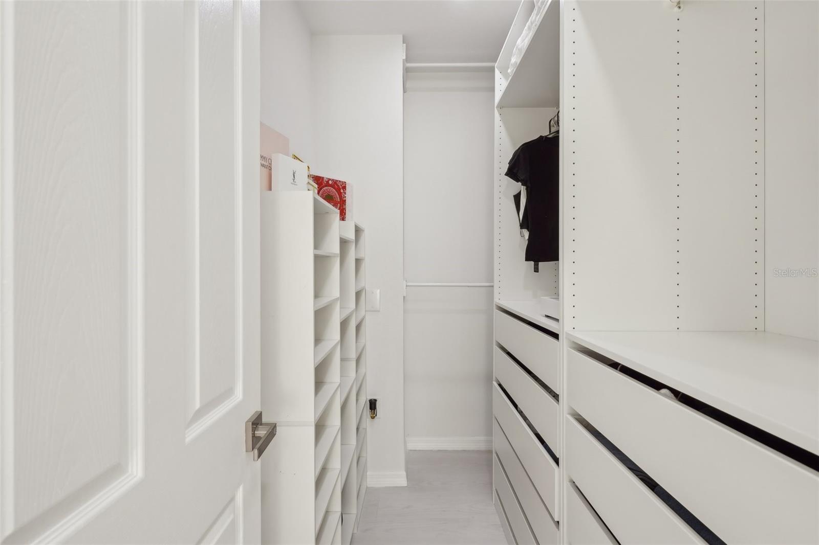 SIGNATURE LKS-PCL 01A - Residential Lease