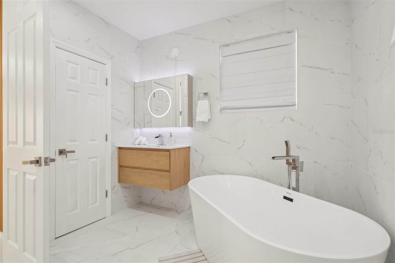 SIGNATURE LKS-PCL 01A - Residential Lease