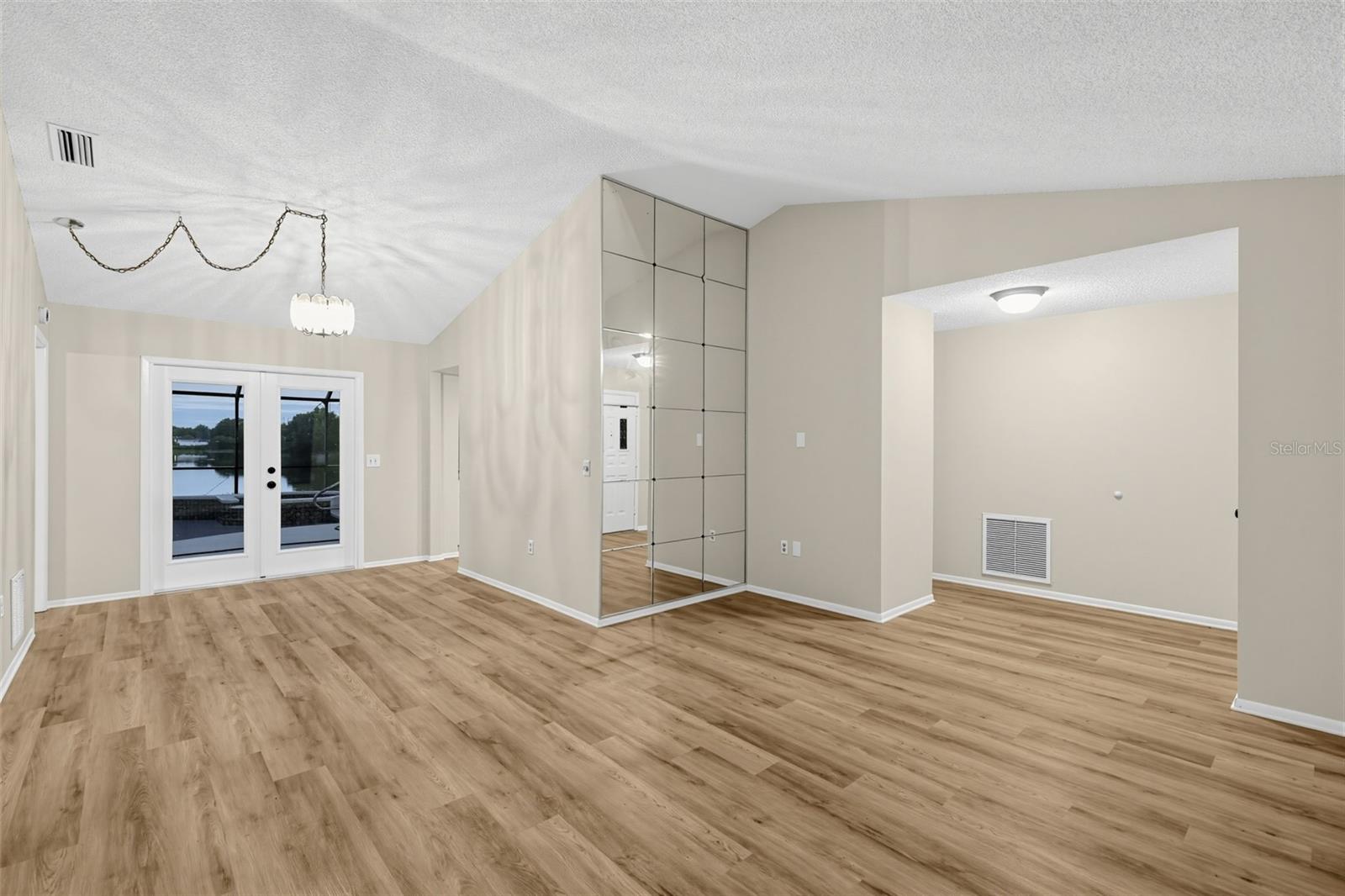 2831 BLOSSOM LAKE