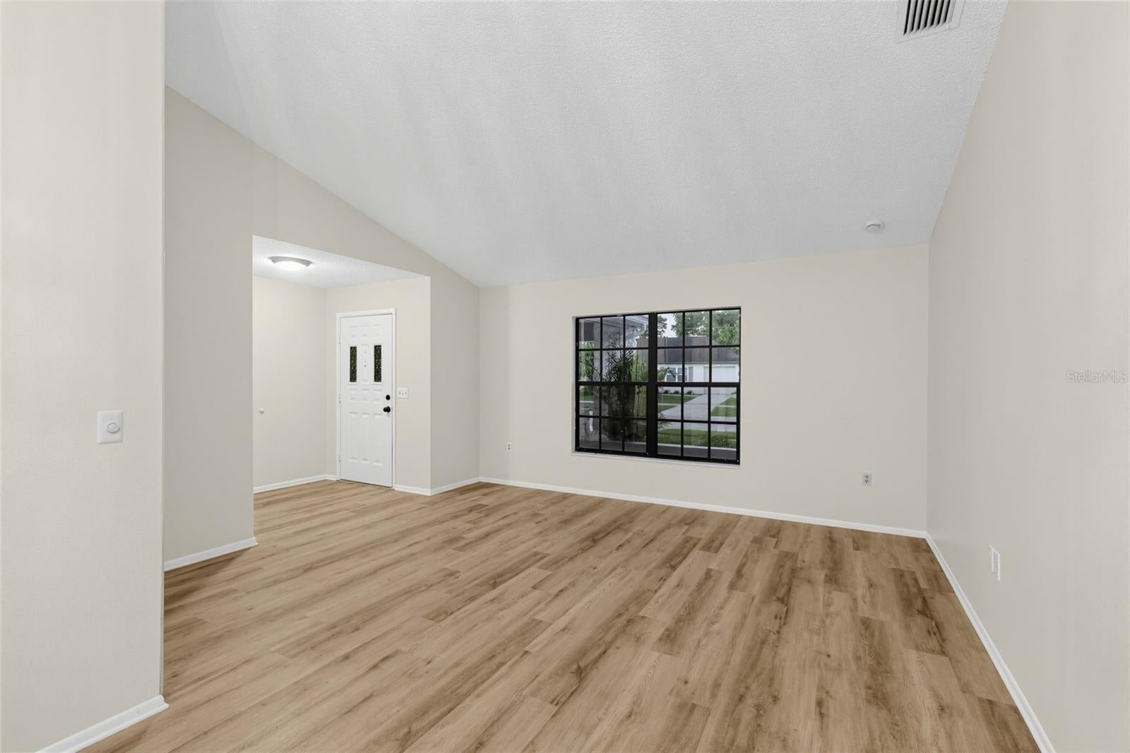 2831 BLOSSOM LAKE