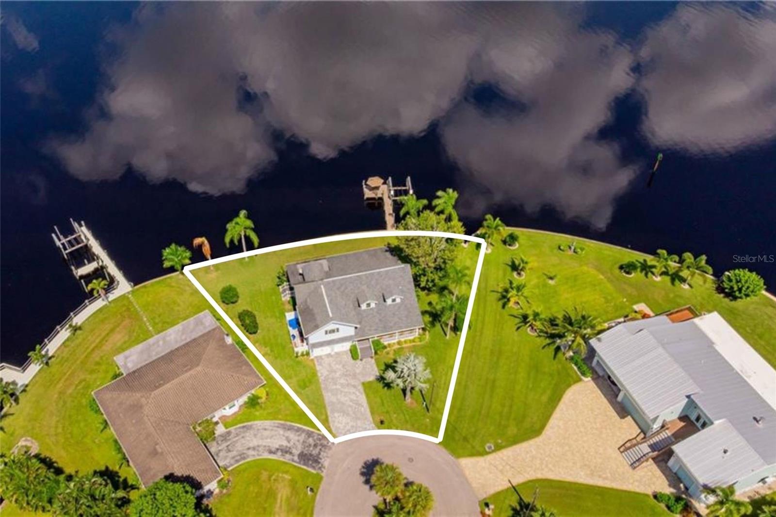 FORT MYERS SHORES - Residential