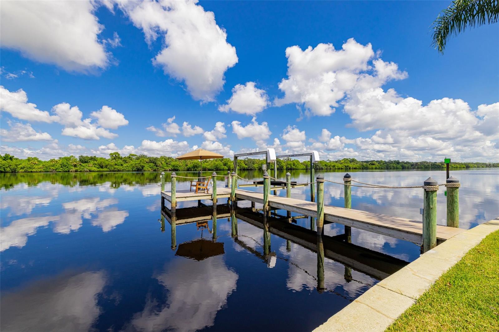 FORT MYERS SHORES - Residential