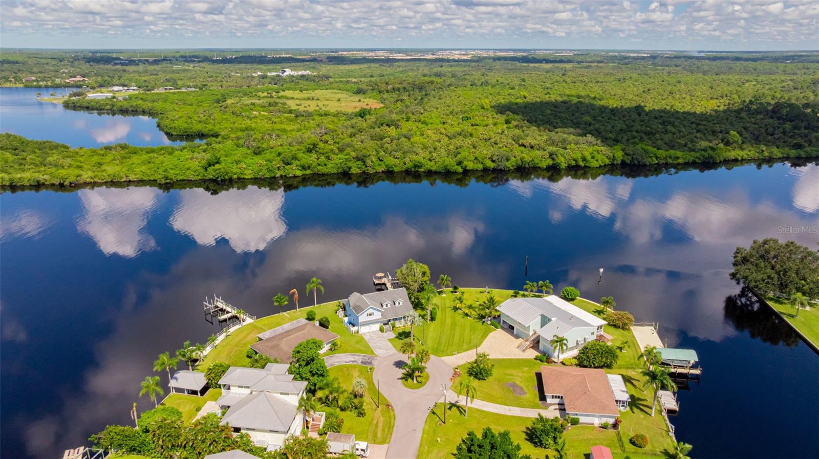 FORT MYERS SHORES - Residential