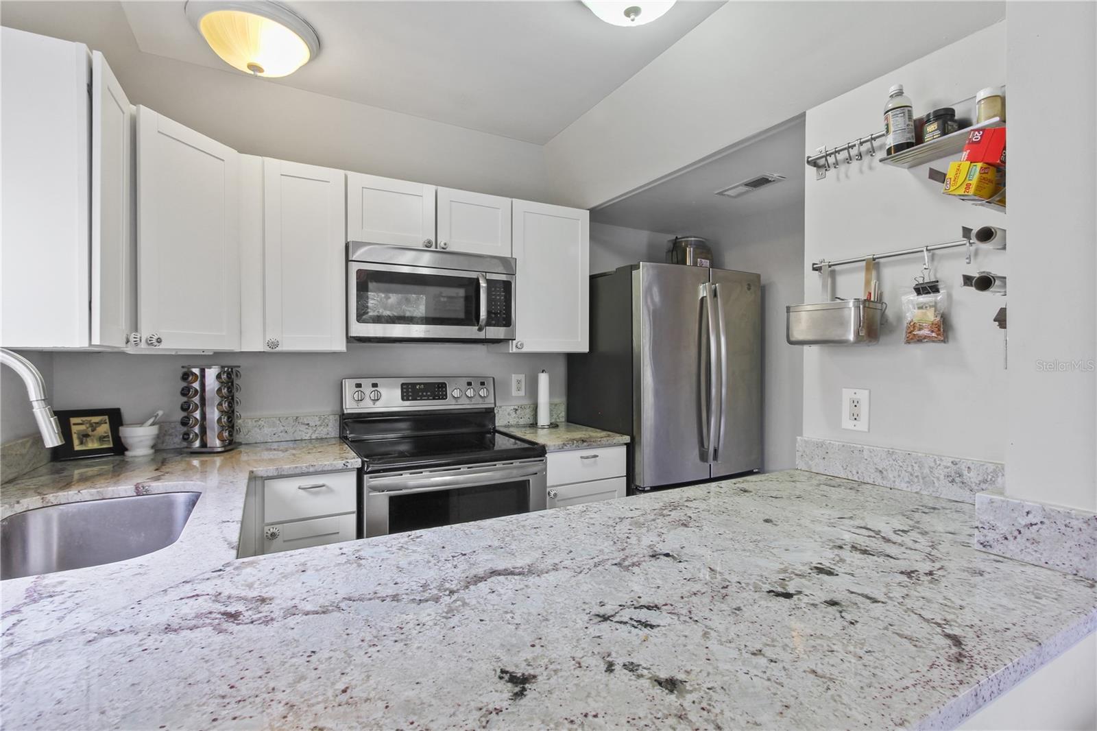 WEKIVA VILLAS CONDO - Residential Lease