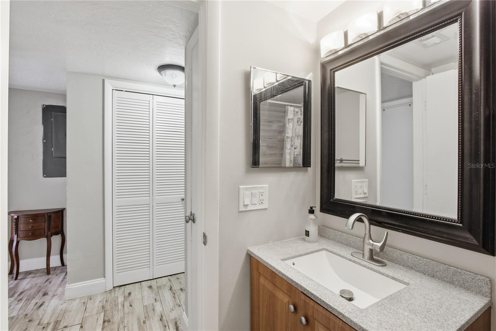 WEKIVA VILLAS CONDO - Residential Lease