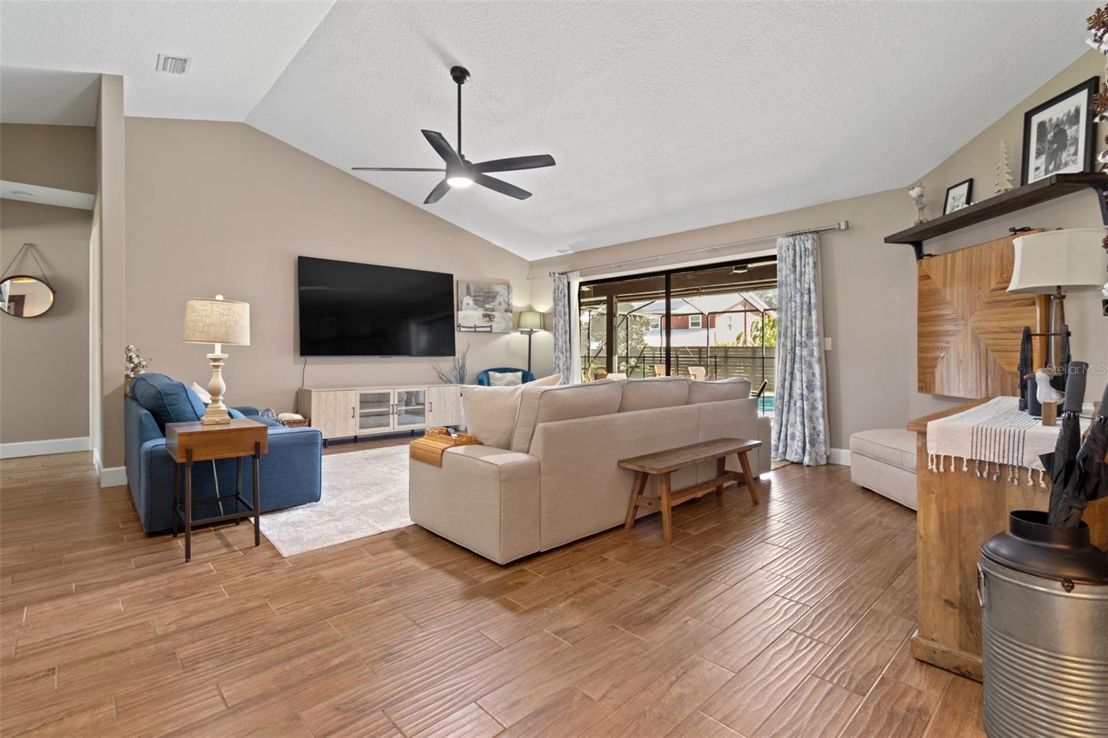 FRANCES ARBOR VILLAS - Residential Lease