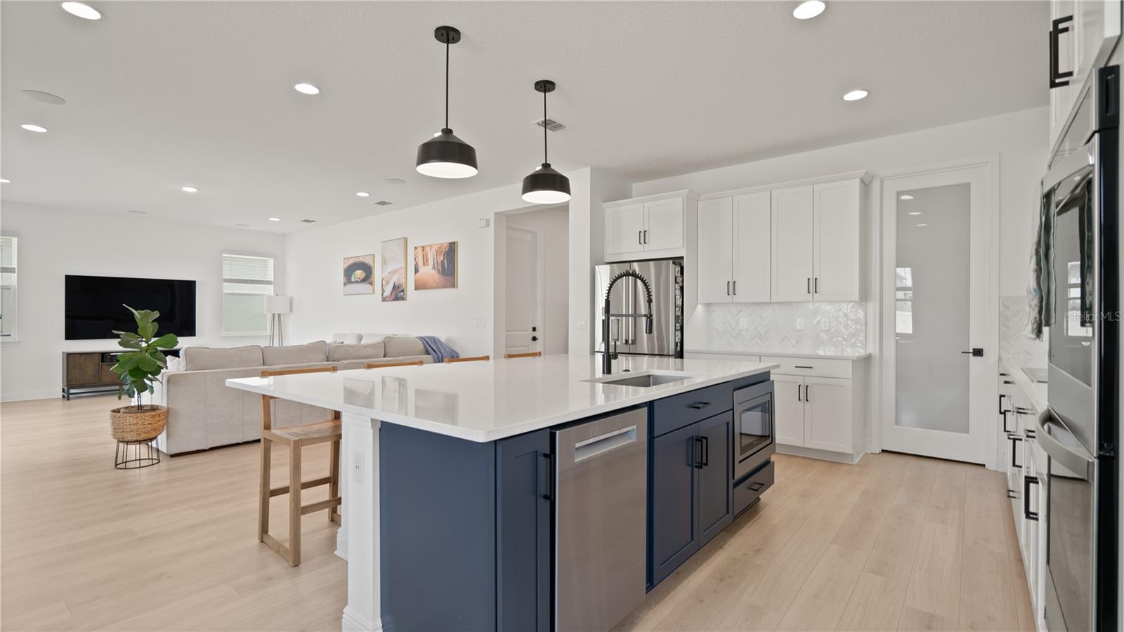 LAKESIDE/HAMLIN - Residential