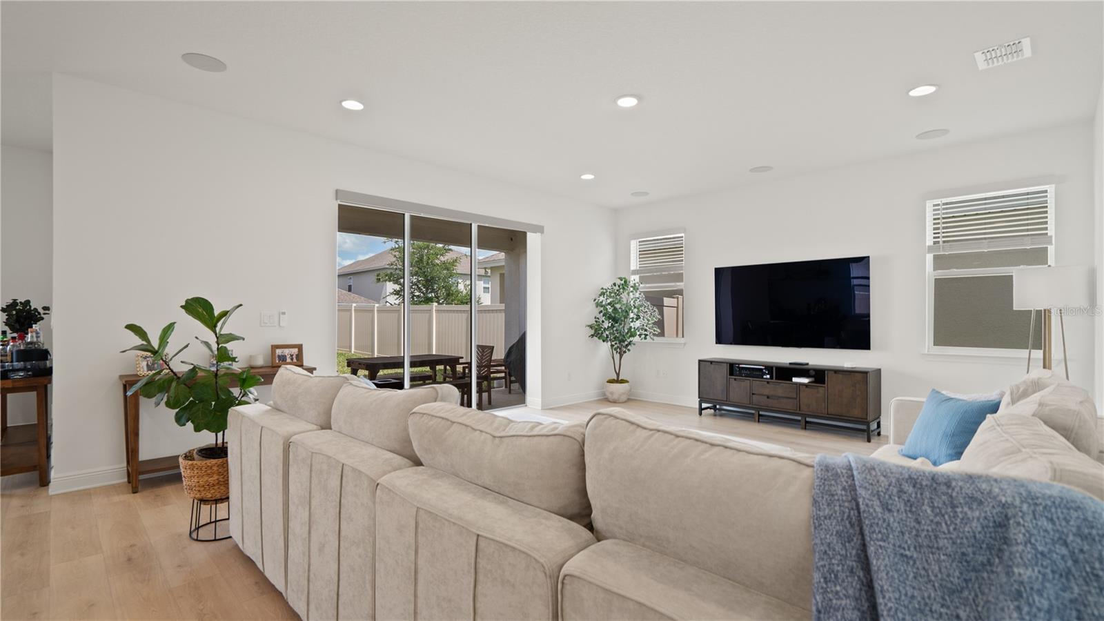 LAKESIDE/HAMLIN - Residential