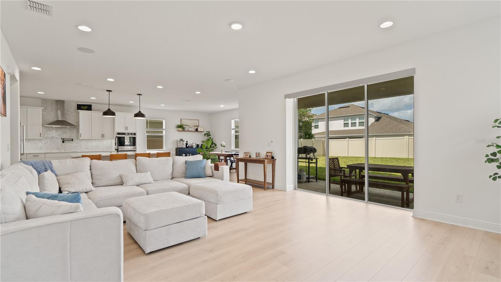 LAKESIDE/HAMLIN - Residential