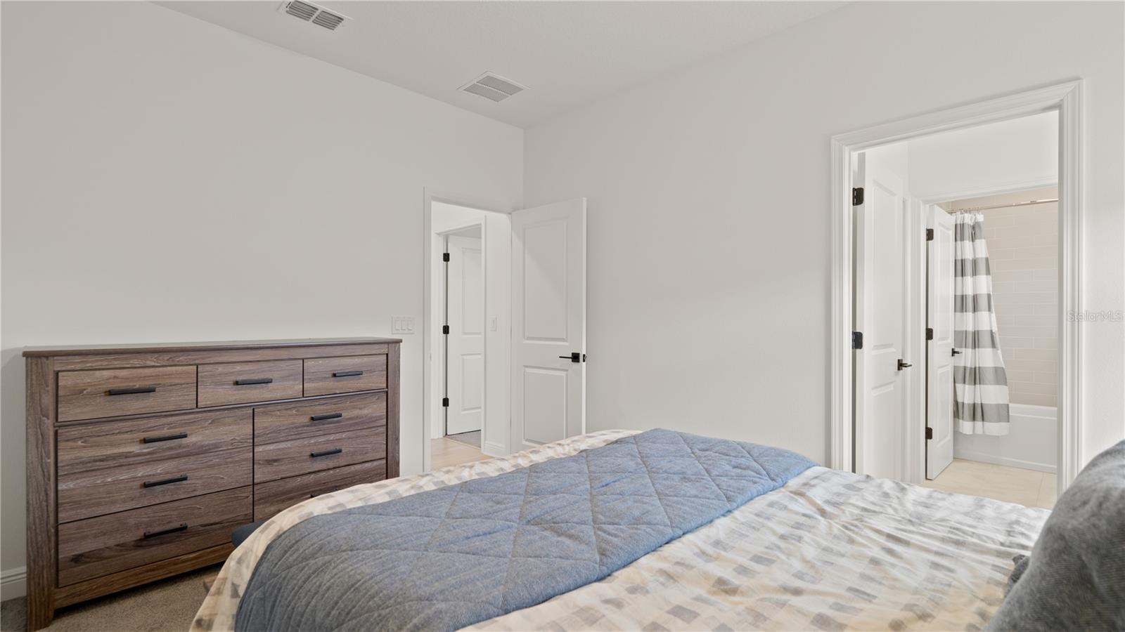 LAKESIDE/HAMLIN - Residential