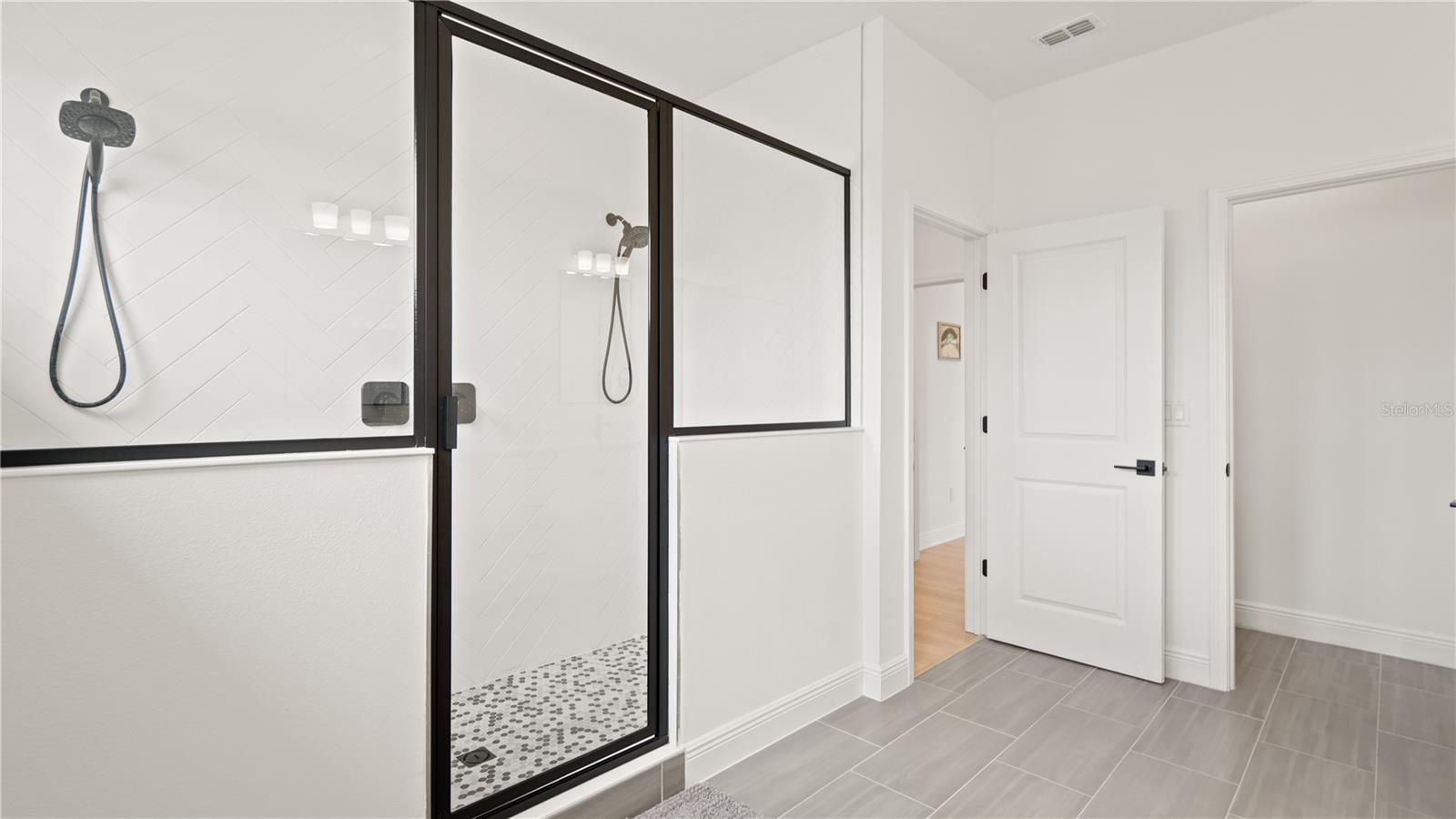 LAKESIDE/HAMLIN - Residential