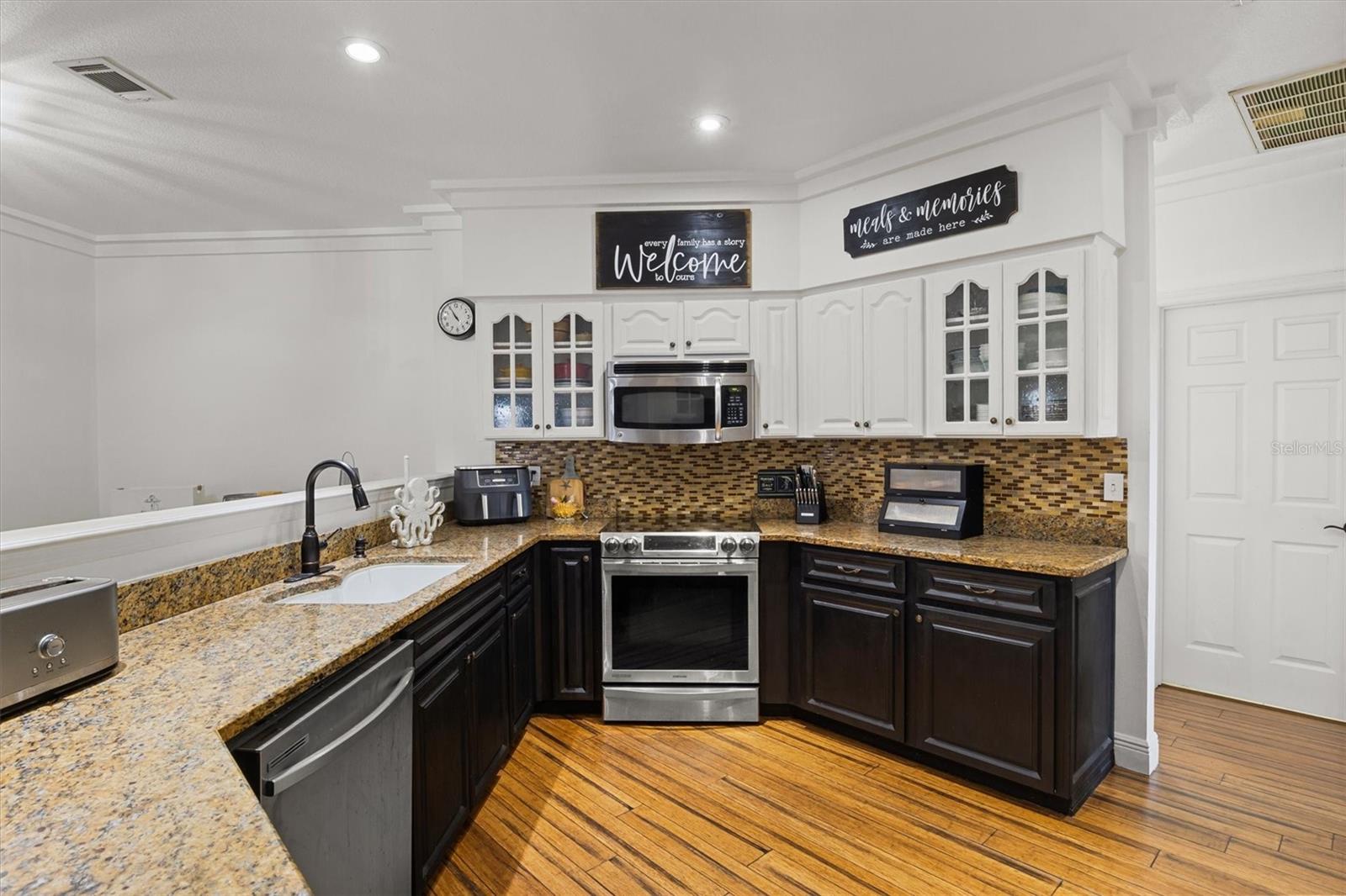 CHATSWORTH - Residential