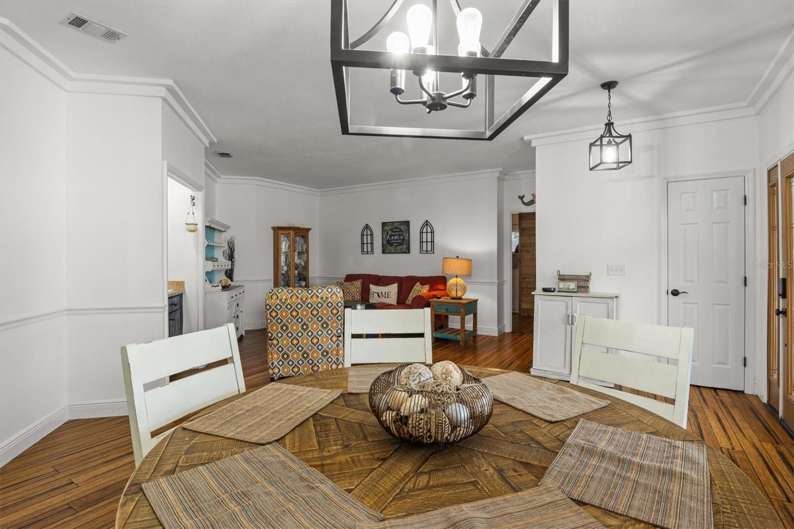 CHATSWORTH - Residential