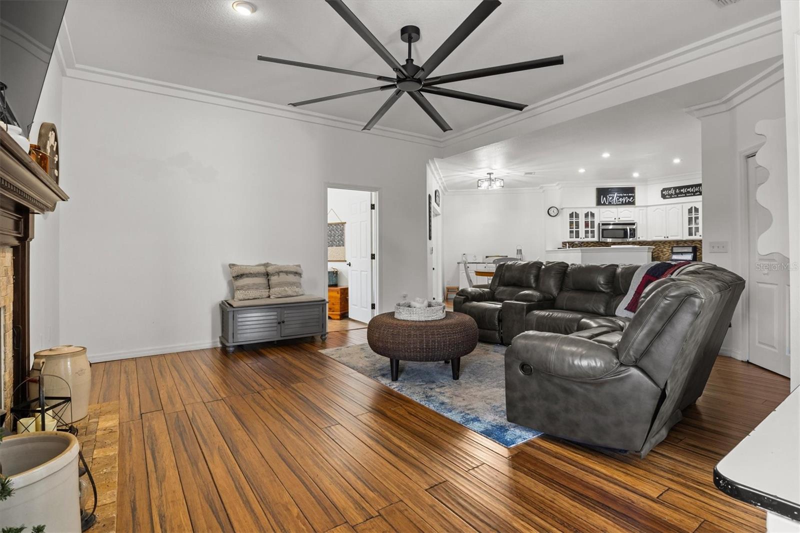 CHATSWORTH - Residential