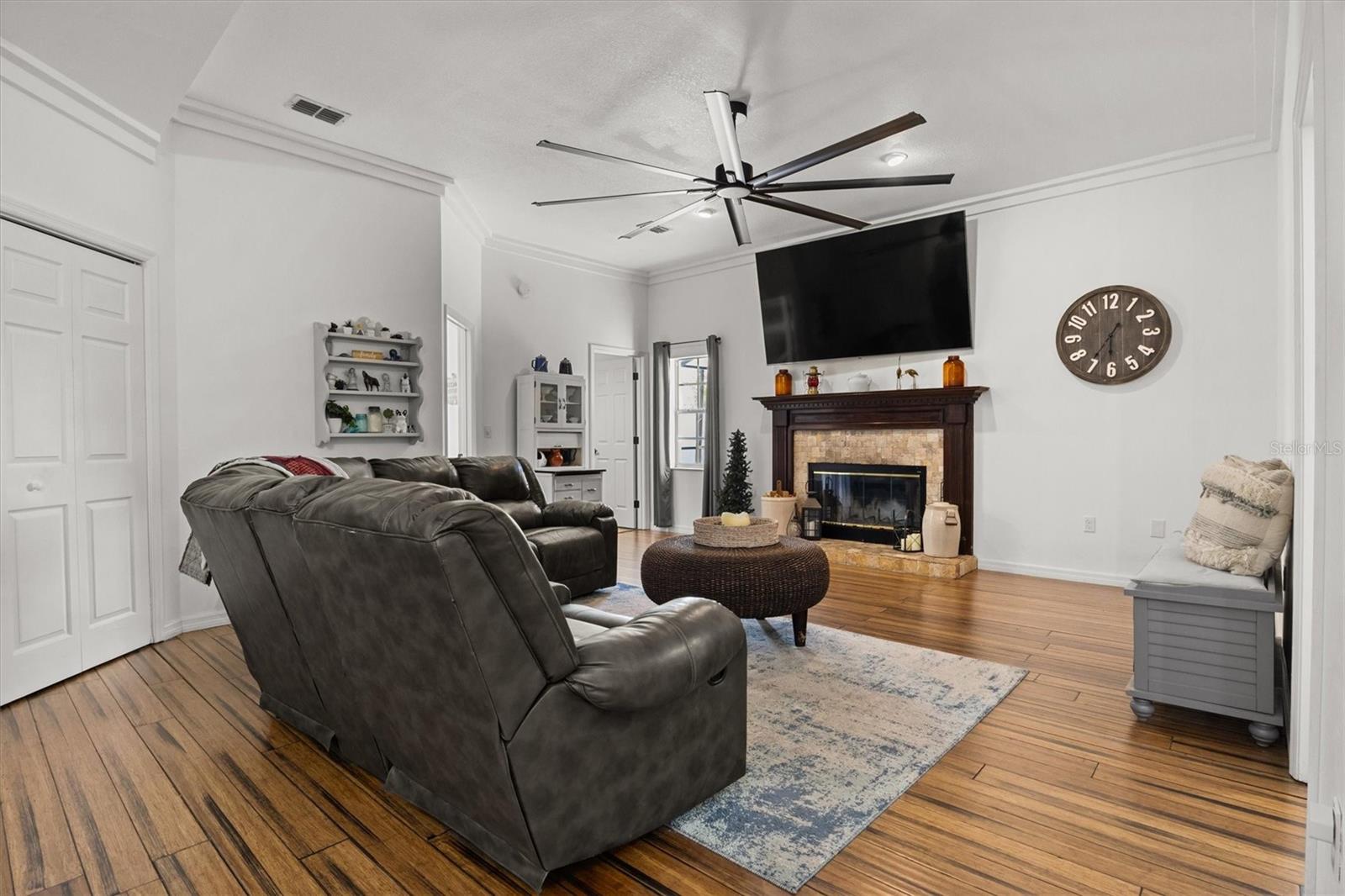 CHATSWORTH - Residential