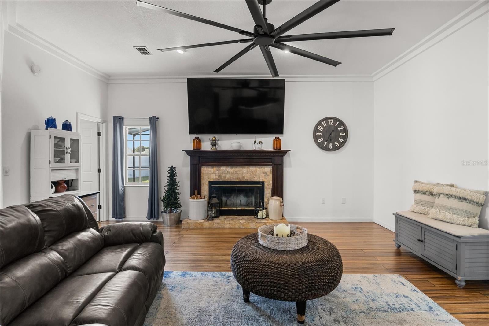 CHATSWORTH - Residential