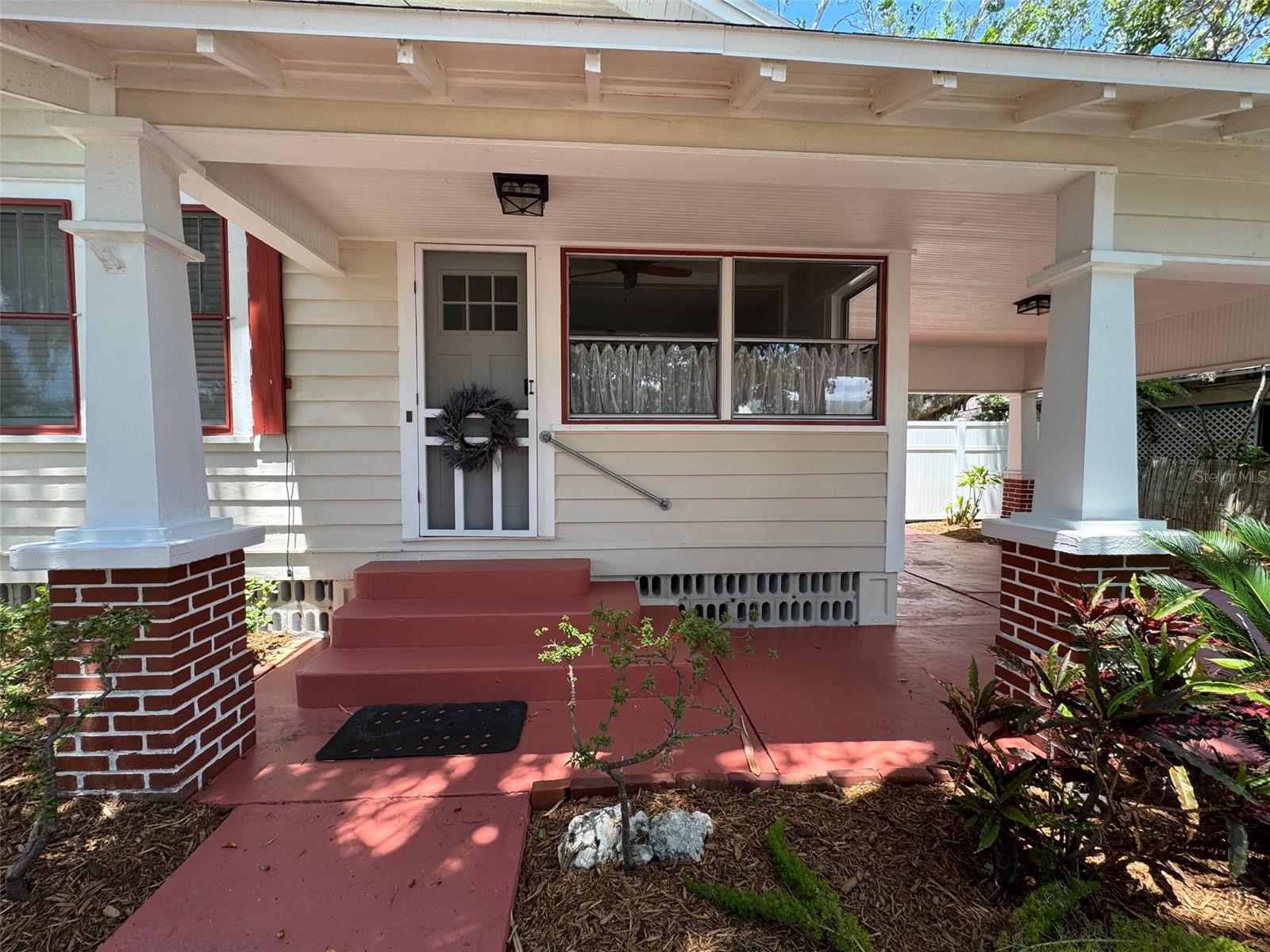 2210 14TH AVENUE W