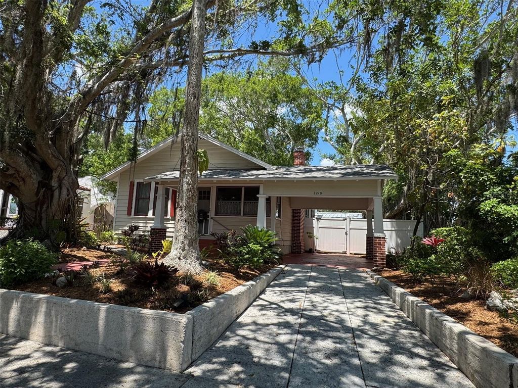 Photo of 2210 14th Avenue W, Bradenton, FL 34205 (MLS # A4692431)