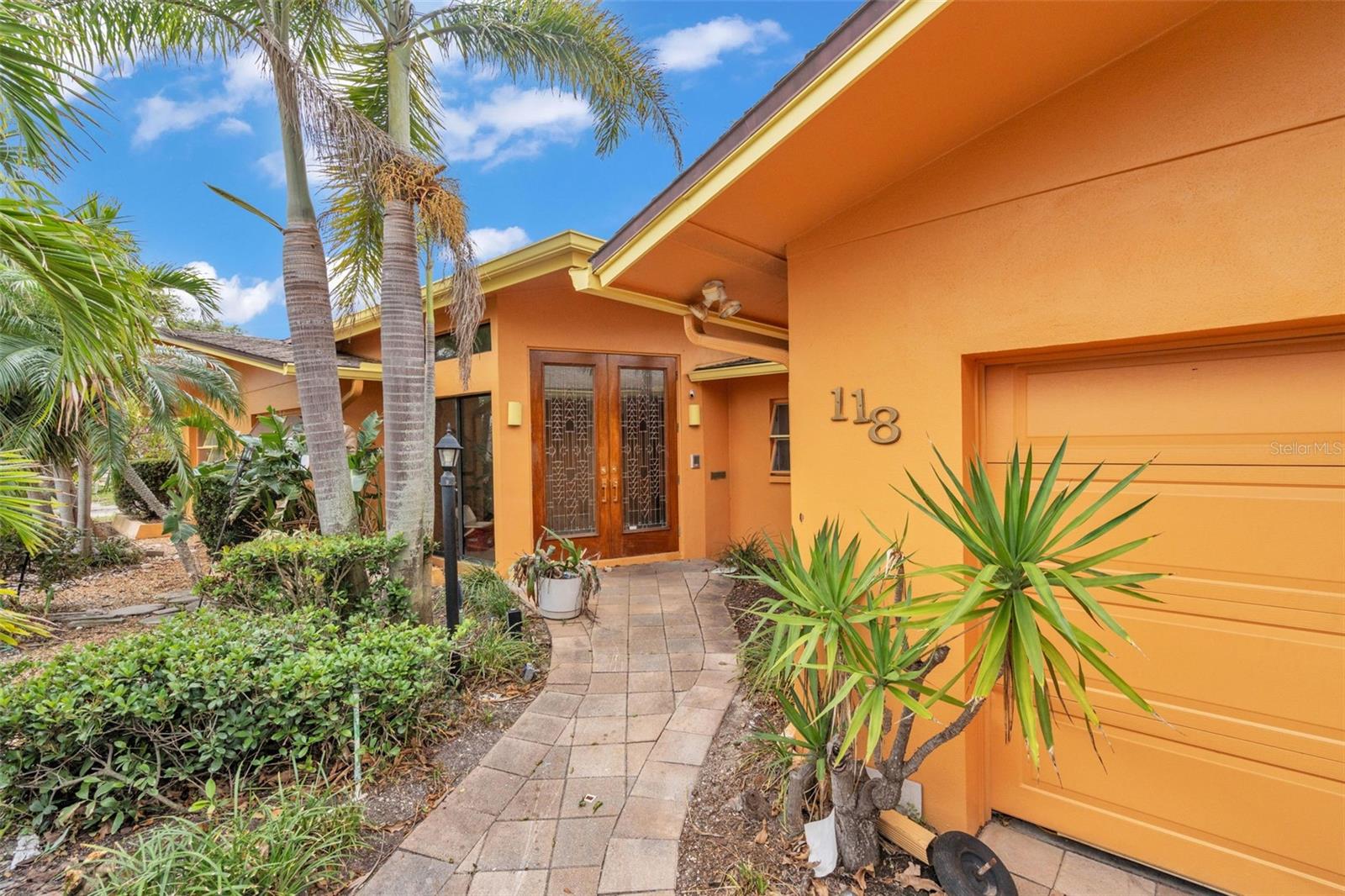 118 WINDWARD ISLAND