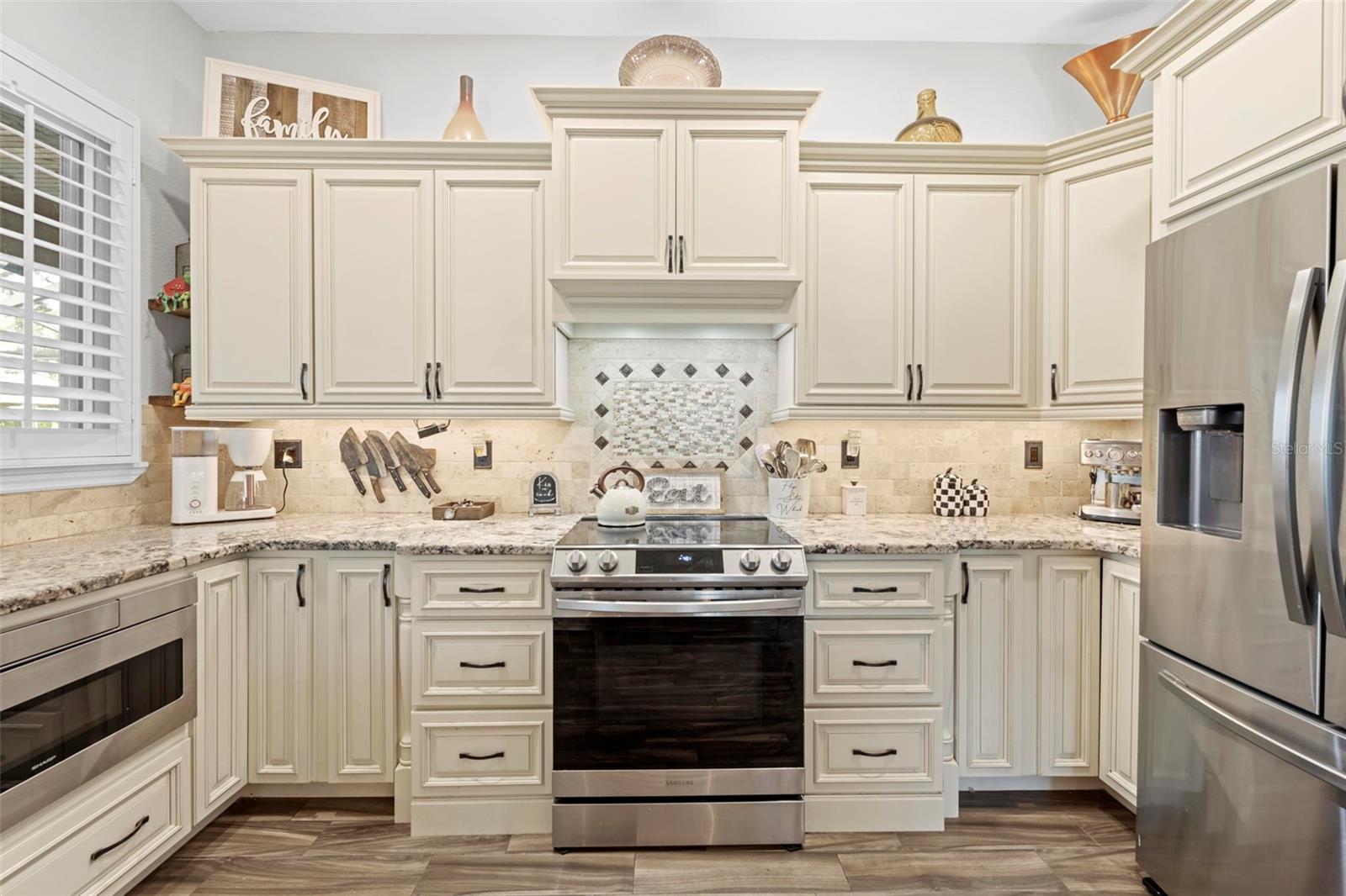 PRISTINE PLACE PH 1 - Residential