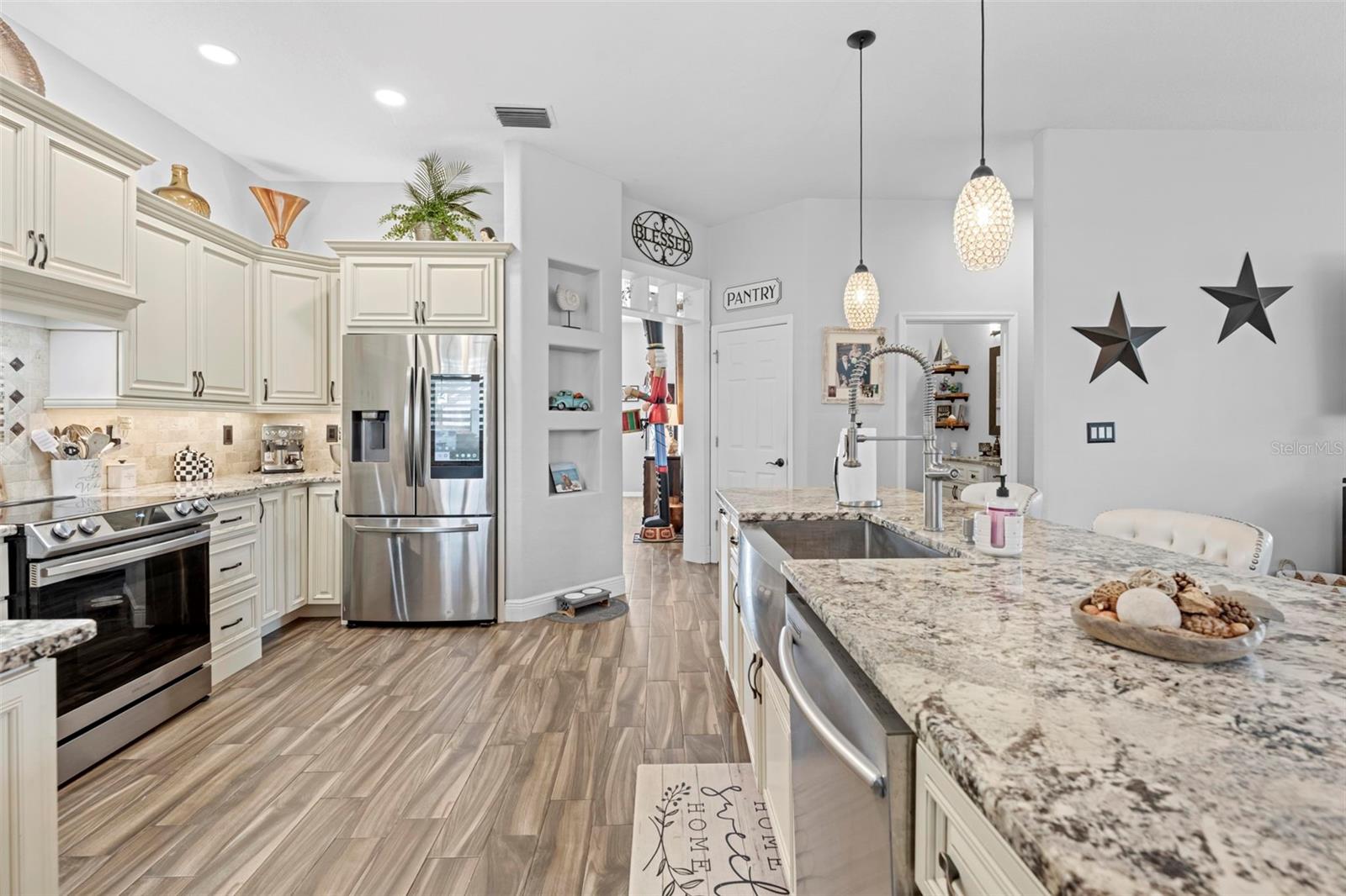 PRISTINE PLACE PH 1 - Residential