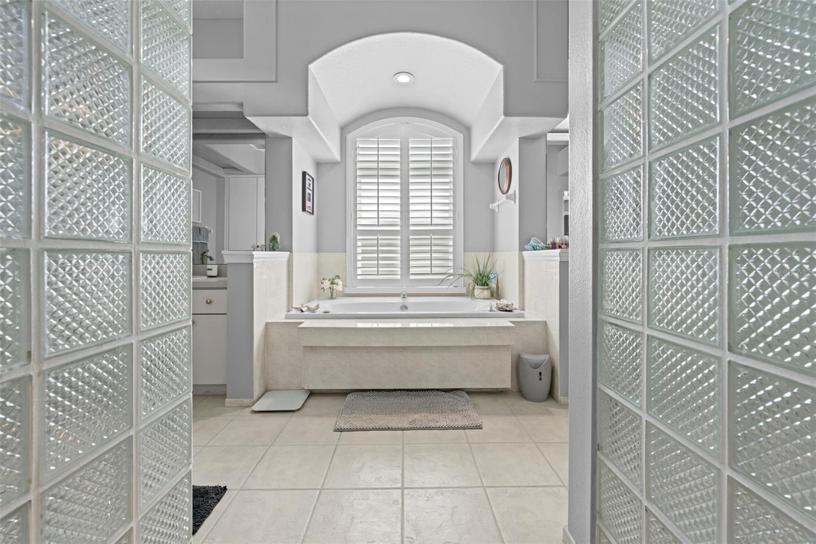 PRISTINE PLACE PH 1 - Residential