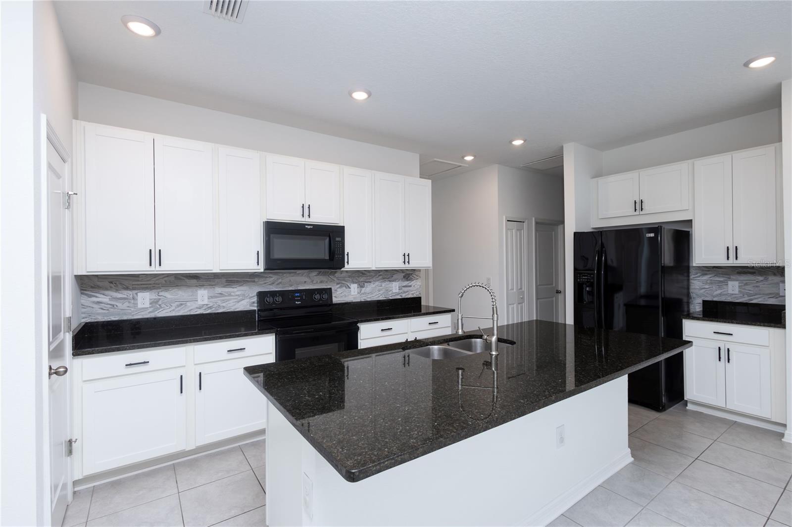 SOUTH FORK TR S & TR T - Residential Lease