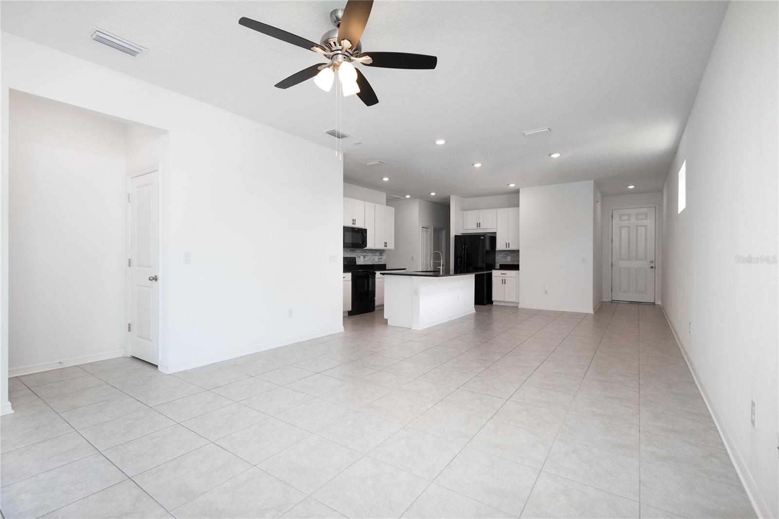 SOUTH FORK TR S & TR T - Residential Lease