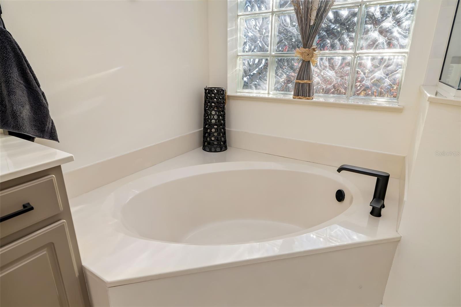 RIVER WOODS PH II - Residential