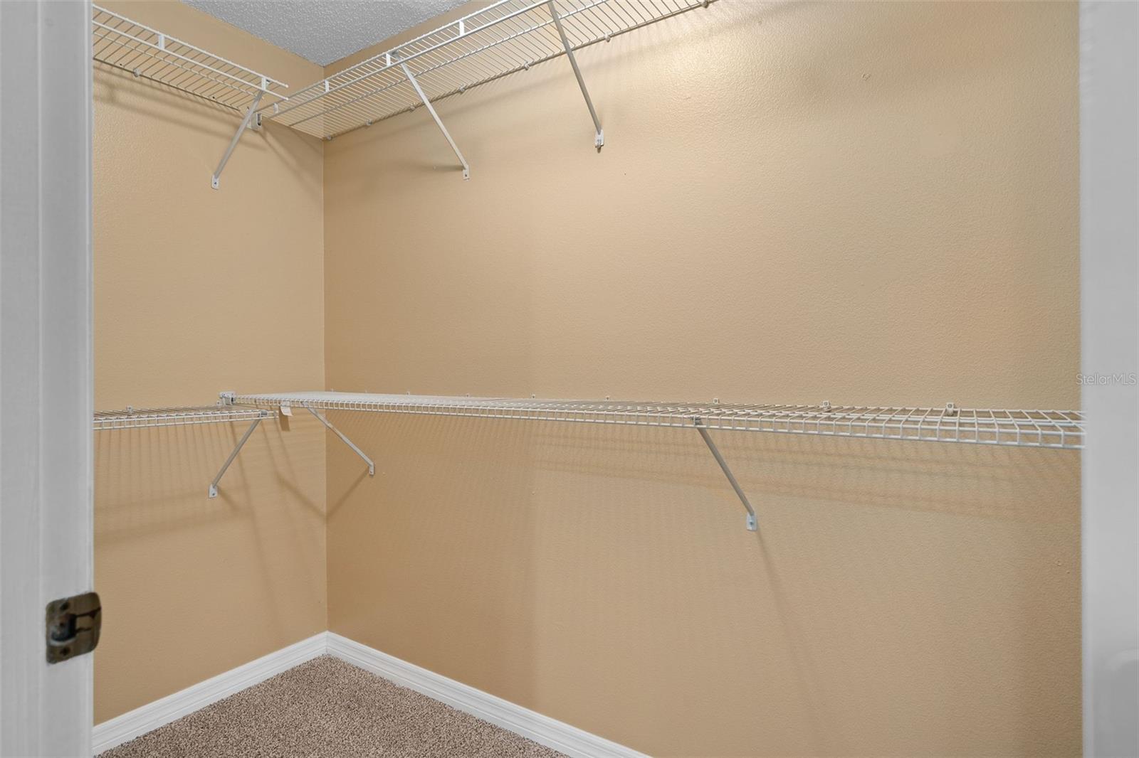 LONG LAKE SHORES - Residential