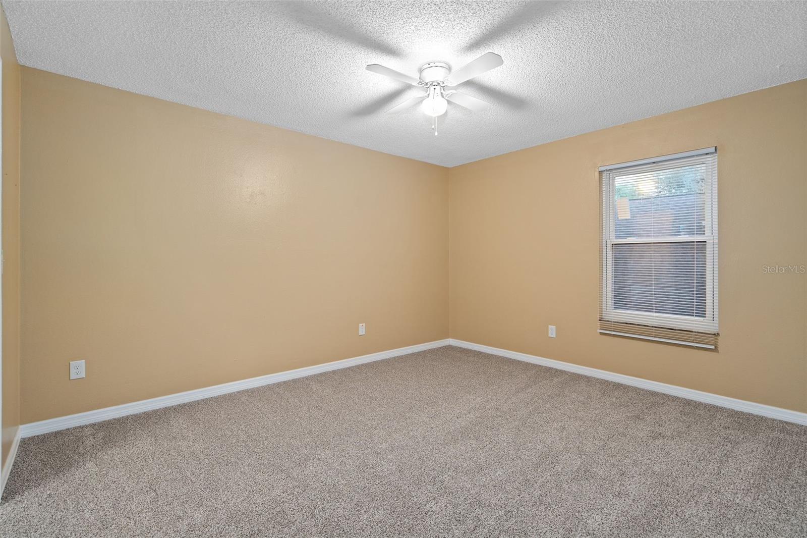 LONG LAKE SHORES - Residential