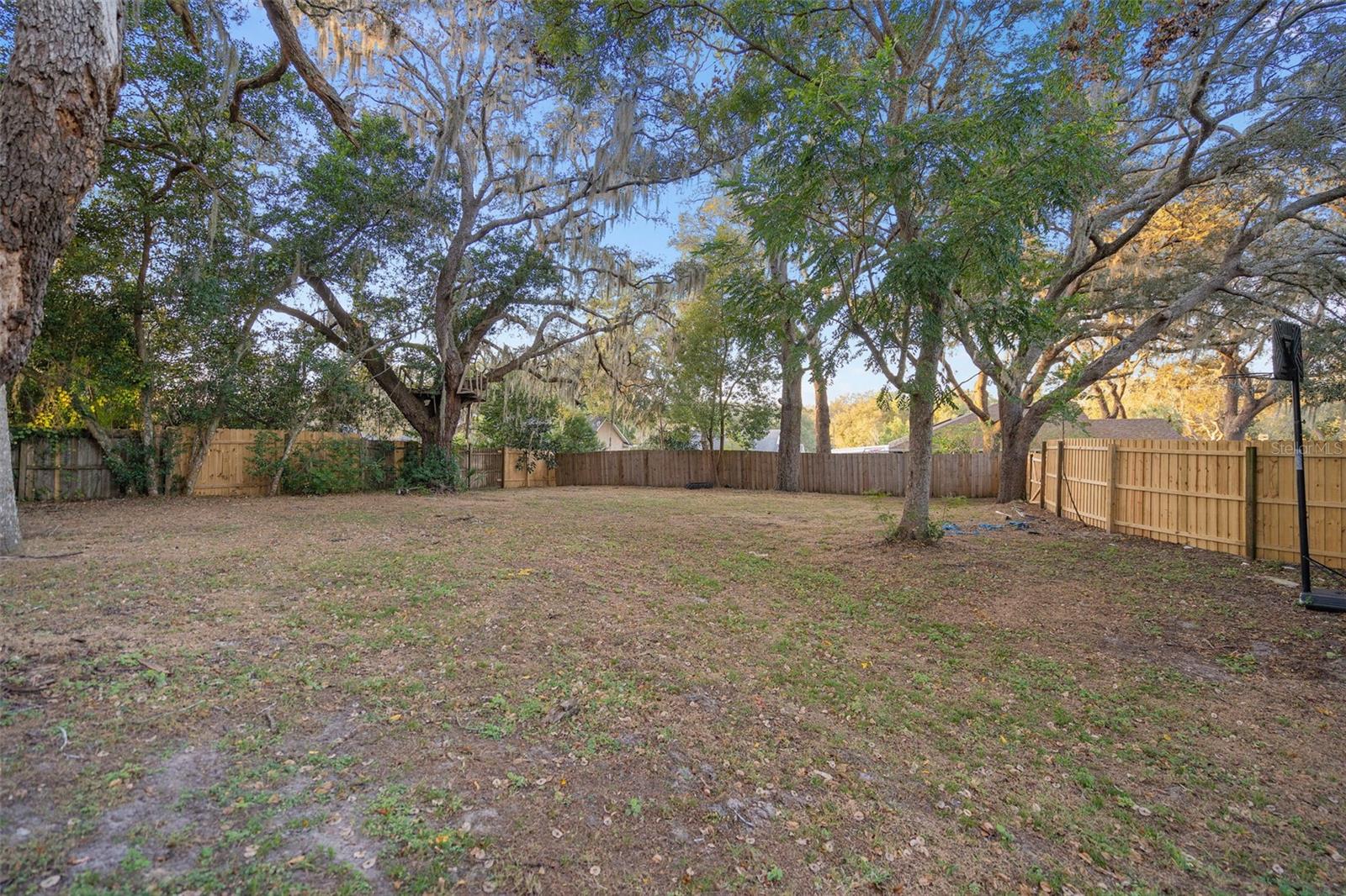 LONG LAKE SHORES - Residential