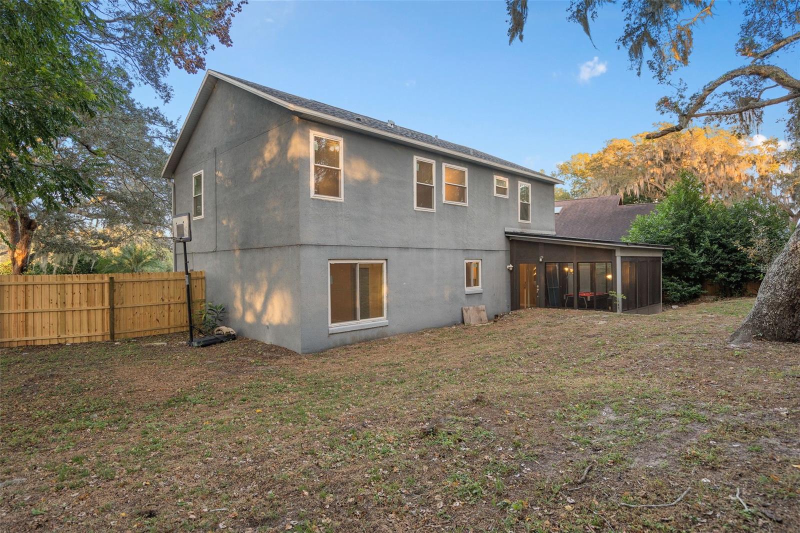 LONG LAKE SHORES - Residential