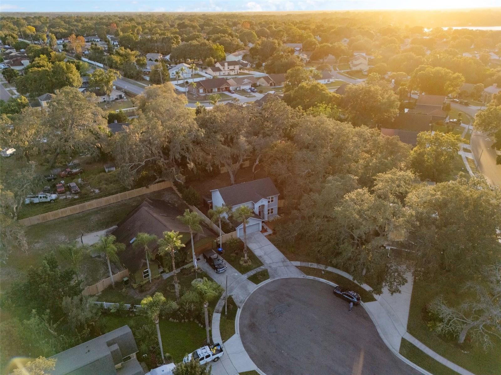 LONG LAKE SHORES - Residential