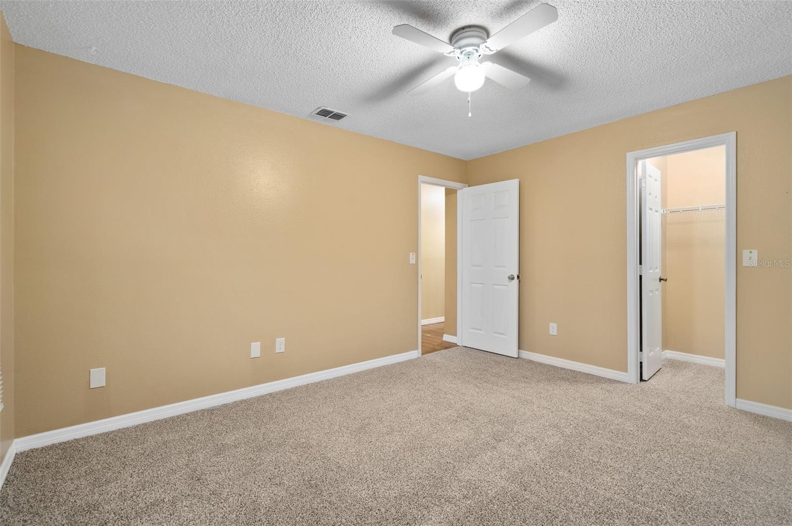 LONG LAKE SHORES - Residential