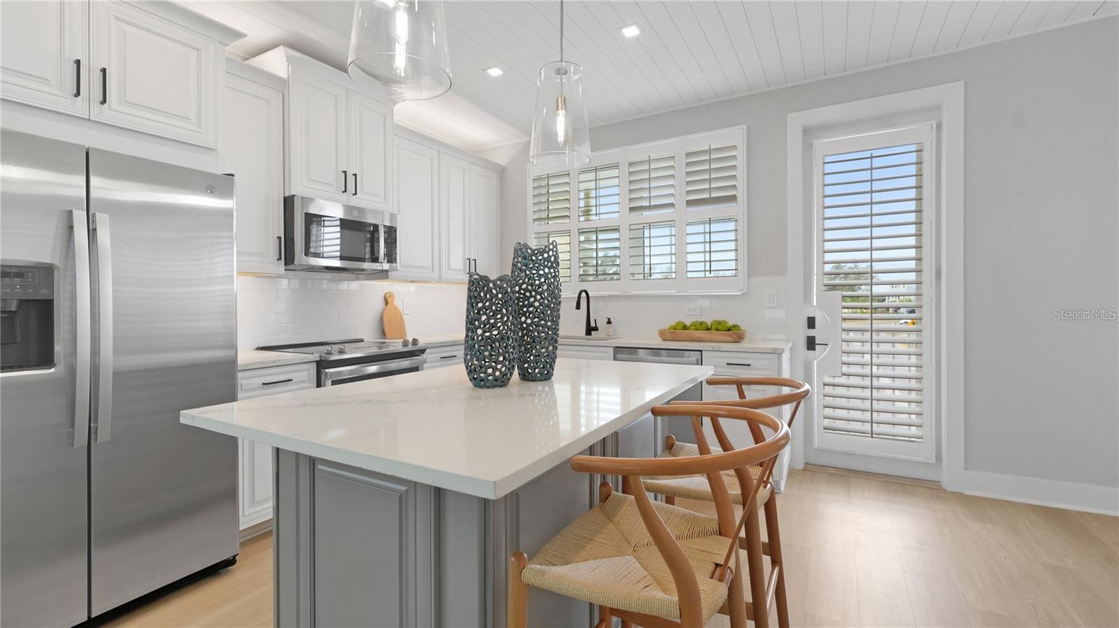 CORTEZ BEACH - Residential