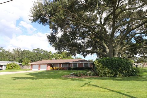 A home in PLANT CITY