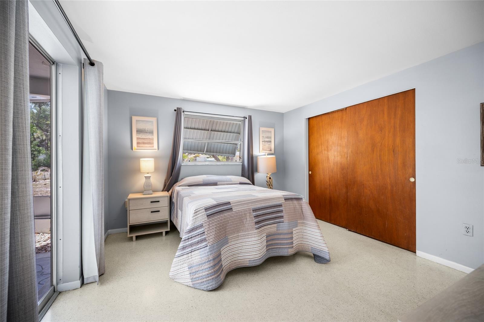 BAY VIEW MANOR - Residential
