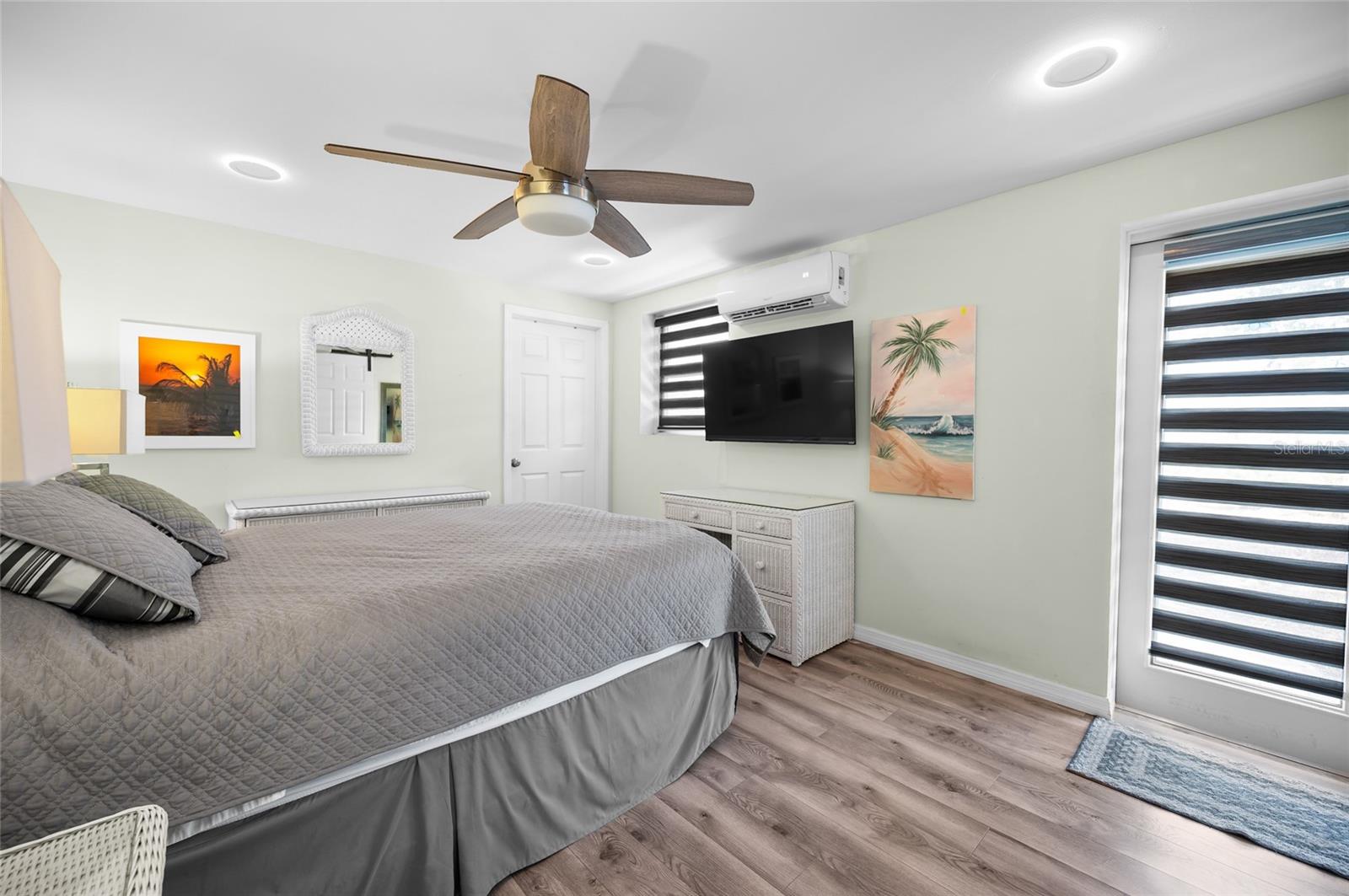 BAY VIEW MANOR - Residential